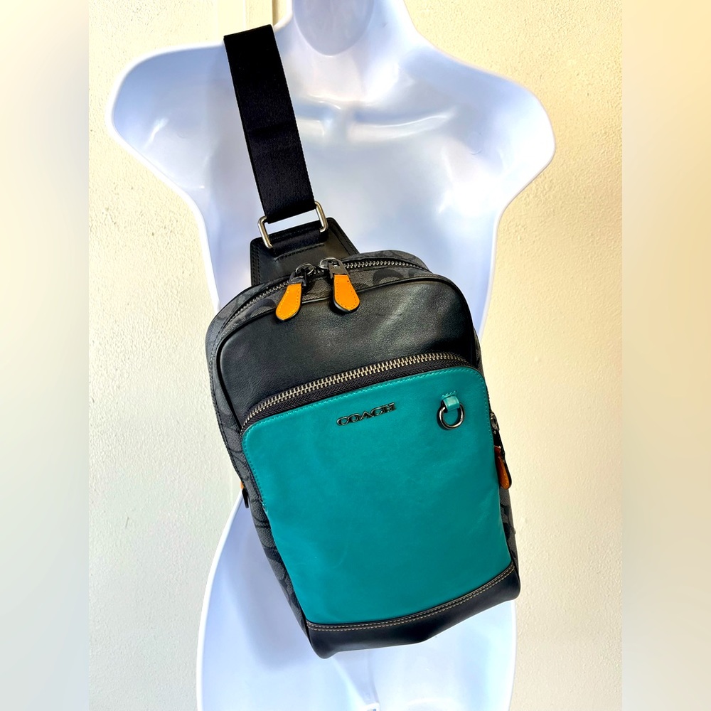 Coach Graham Pack In Colorblock Signature Canvas